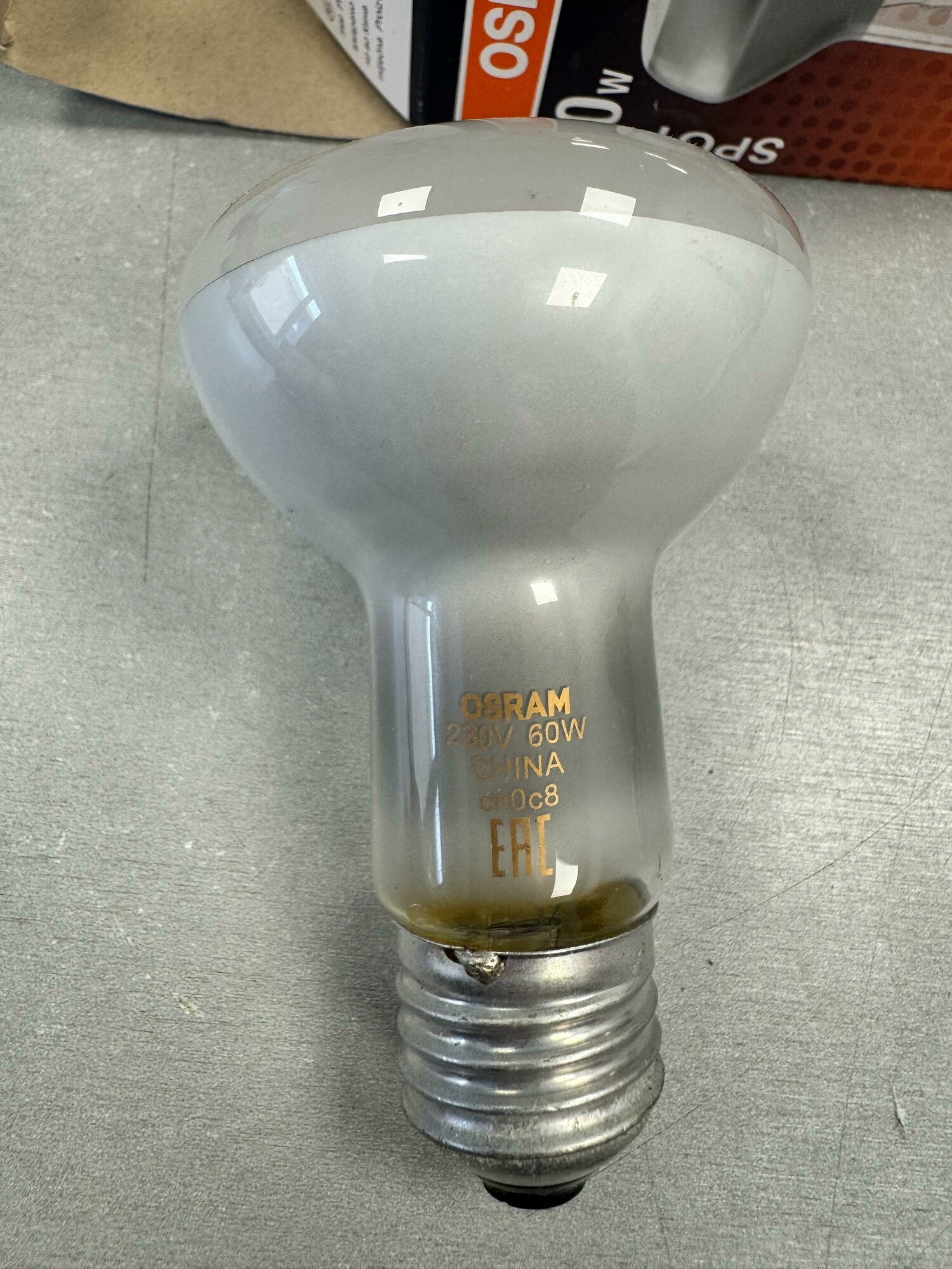 Лампа накаливания зеркальная CONCENTRA R63 SPOT 60W 220V E27 960cd 30° d63x105mm Osram 4052899182264