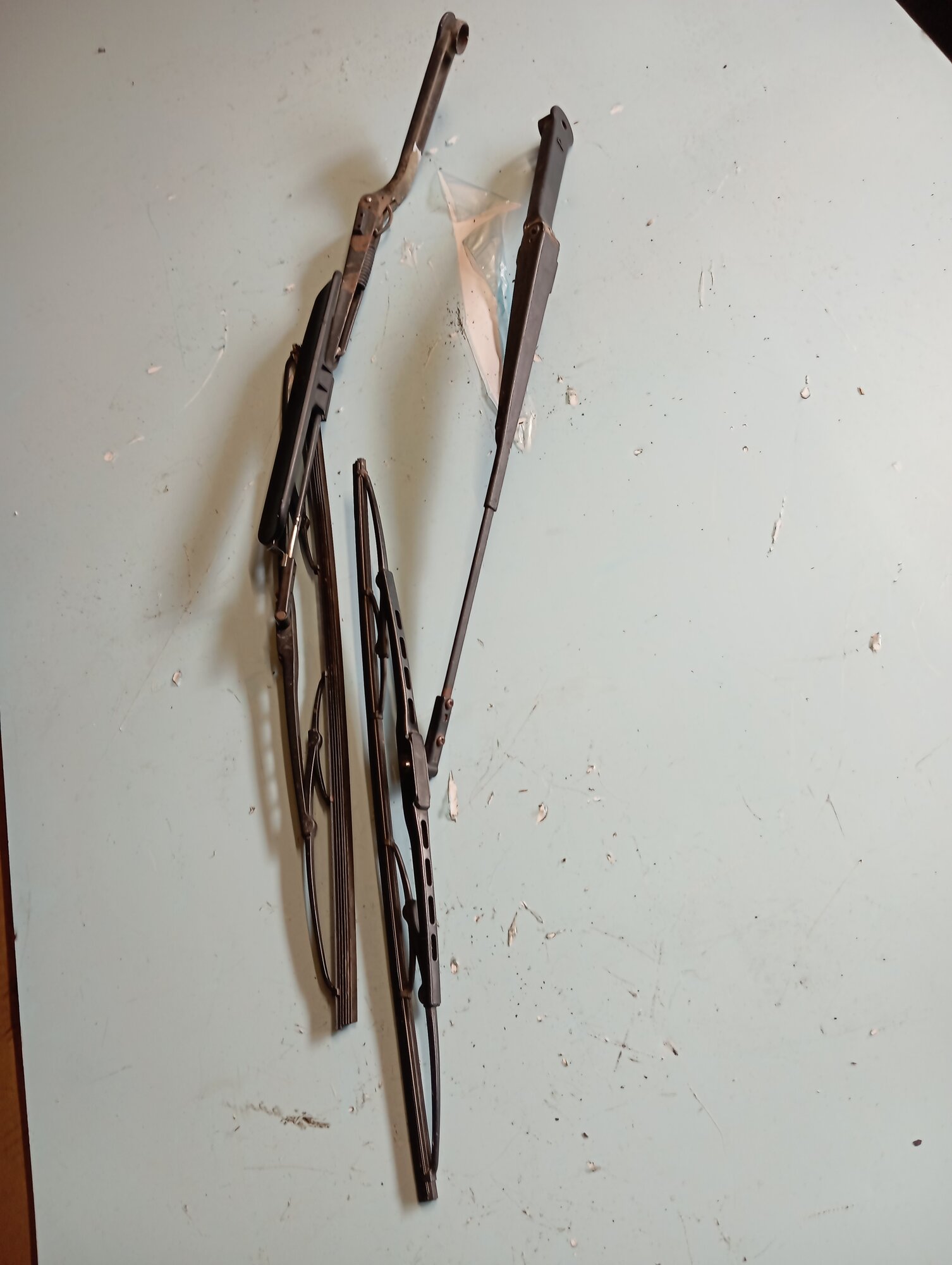 Тойота Камри 1986-91г. поводки дворников две шт к-т