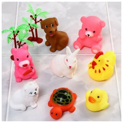 Набор игрушек для ванны На острове с пищалкой 8 шт 1180₽