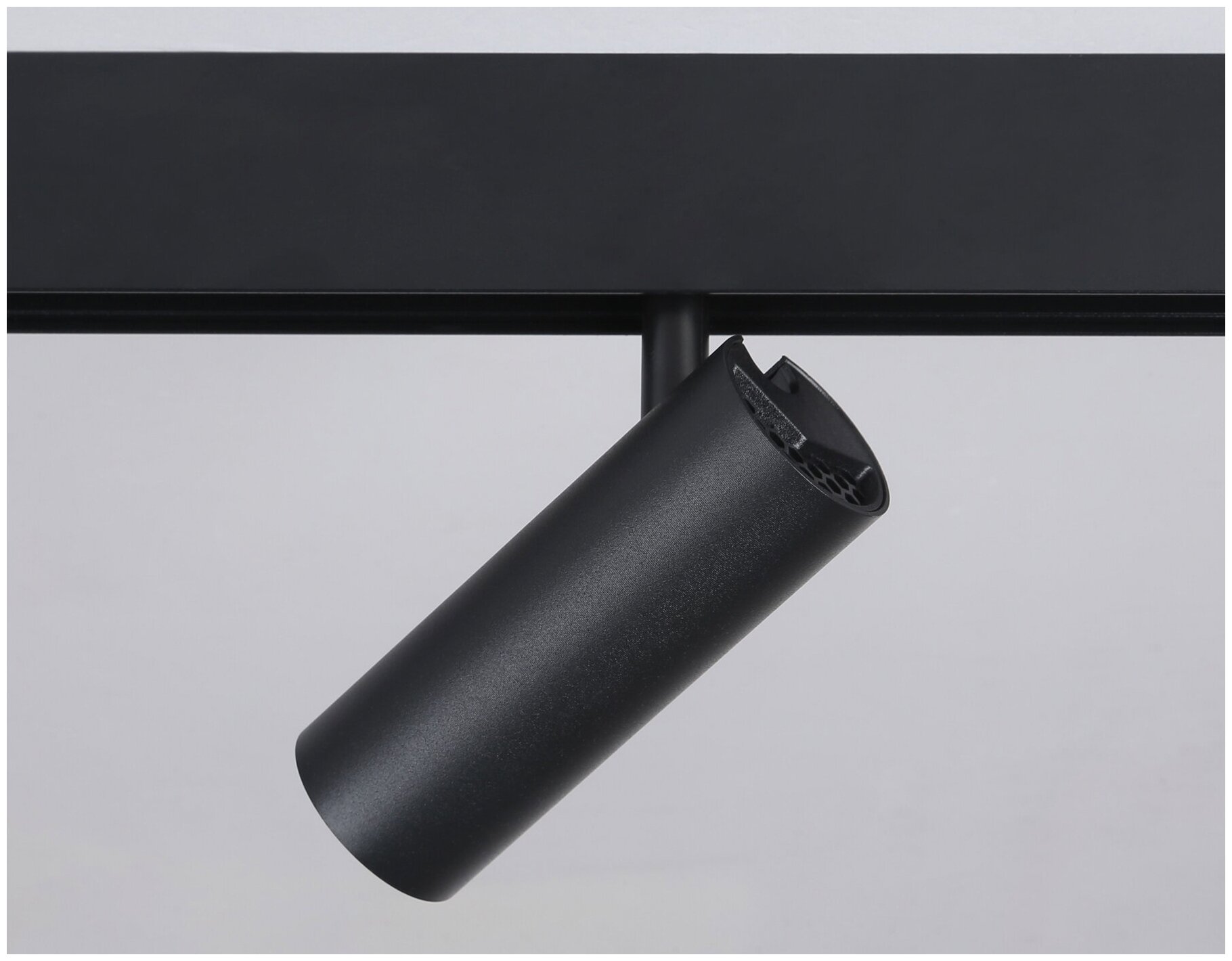Трековый светодиодный светильник Ambrella light Track System Magnetic - фото №3