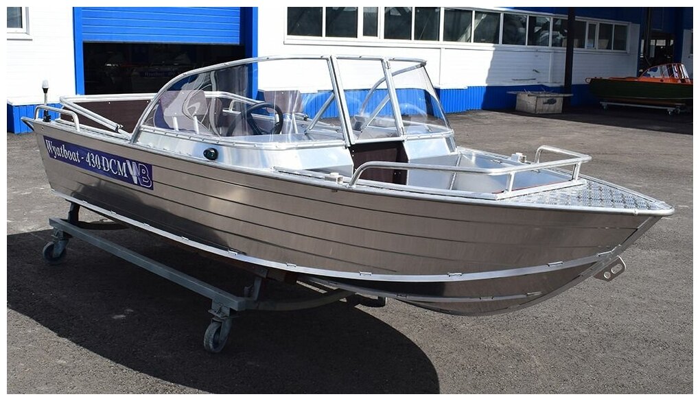 Моторная лодка Wyatboat-430 DCM