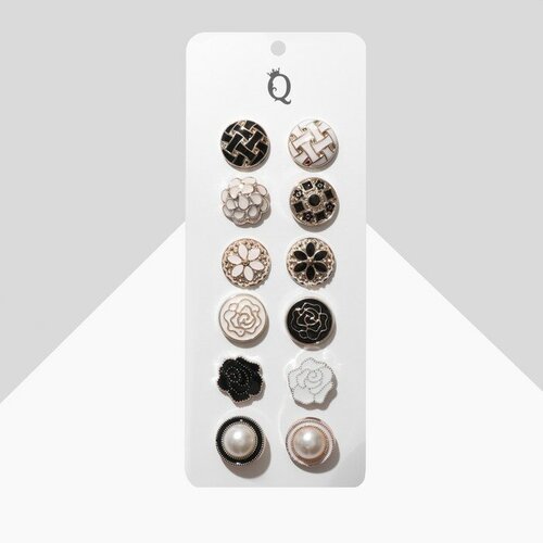 Набор значков 12шт Пуговицы романтика форма микс цвет чёрно-белый в золоте 319₽