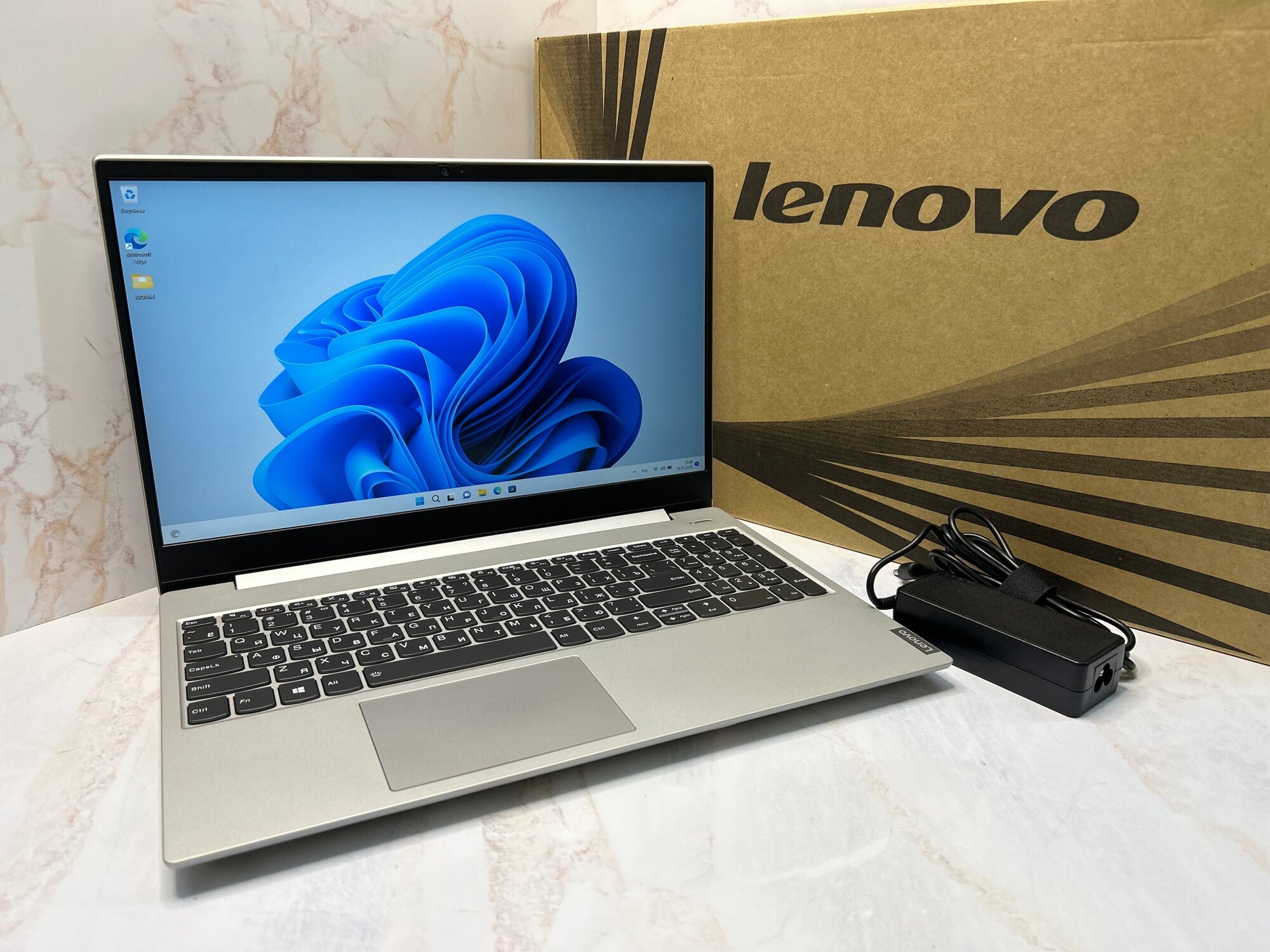 Ноутбук Lenovo Ideapad S340-15API. Конфигурация: Ryzen 5 3500U/8GB/256GB/Vega 8/Win11/FHD