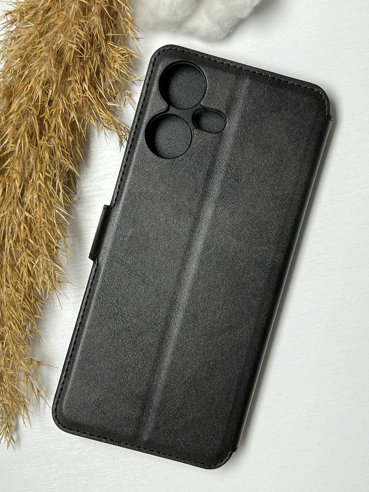 Чехол книжка для Tecno Pova Neo 3 кожаный с магнитной застежкой / Техно Пова Нео 3 с хлястиком / flip чехол с функцией подставки, черный — фото 1