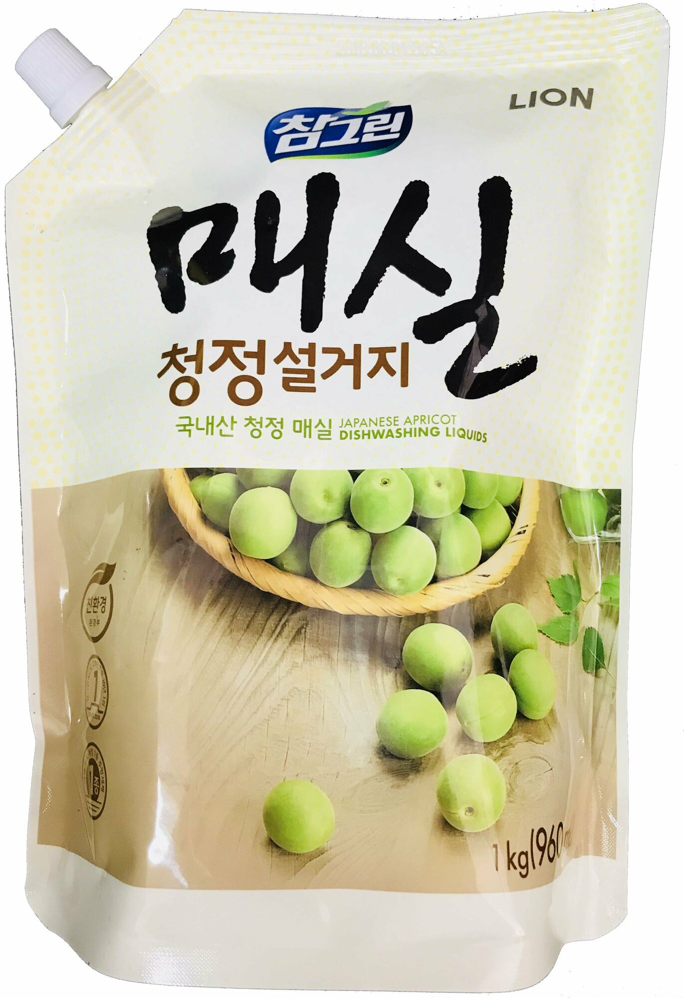 Lion Chamgreen Средство для мытья посуды, овощей и фруктов Японский абрикос 960 мл в мягкой упаковке