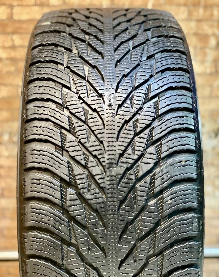 Nokian Tyres Hakkapeliitta R3 SUV 285/45 R20