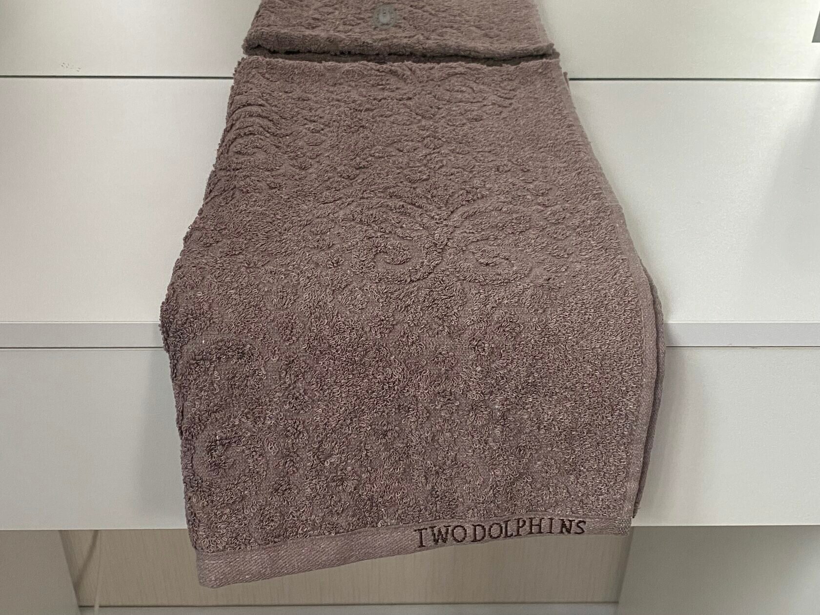 фото Махровое полотенце TWO DOLPHINS Коричневый