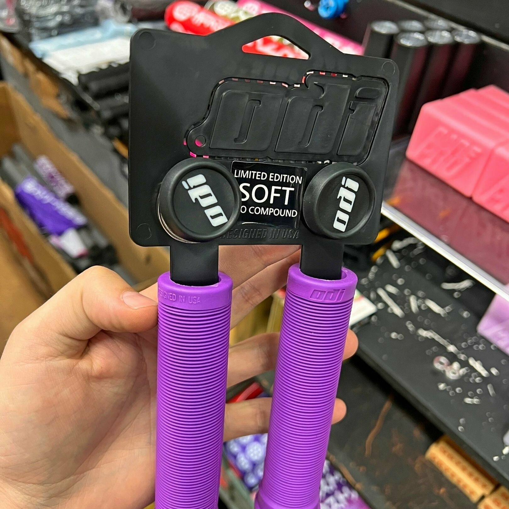 Грипсы ODI Longneck Soft LE (BMX, Самокат, Fixed Gear) — фото 1