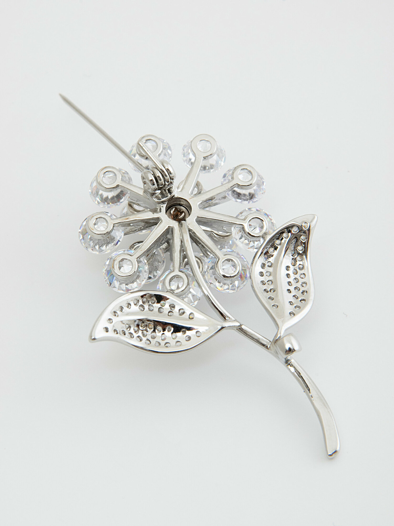 Брошь ЖемАрт, кристалл, серебристый — фото 1