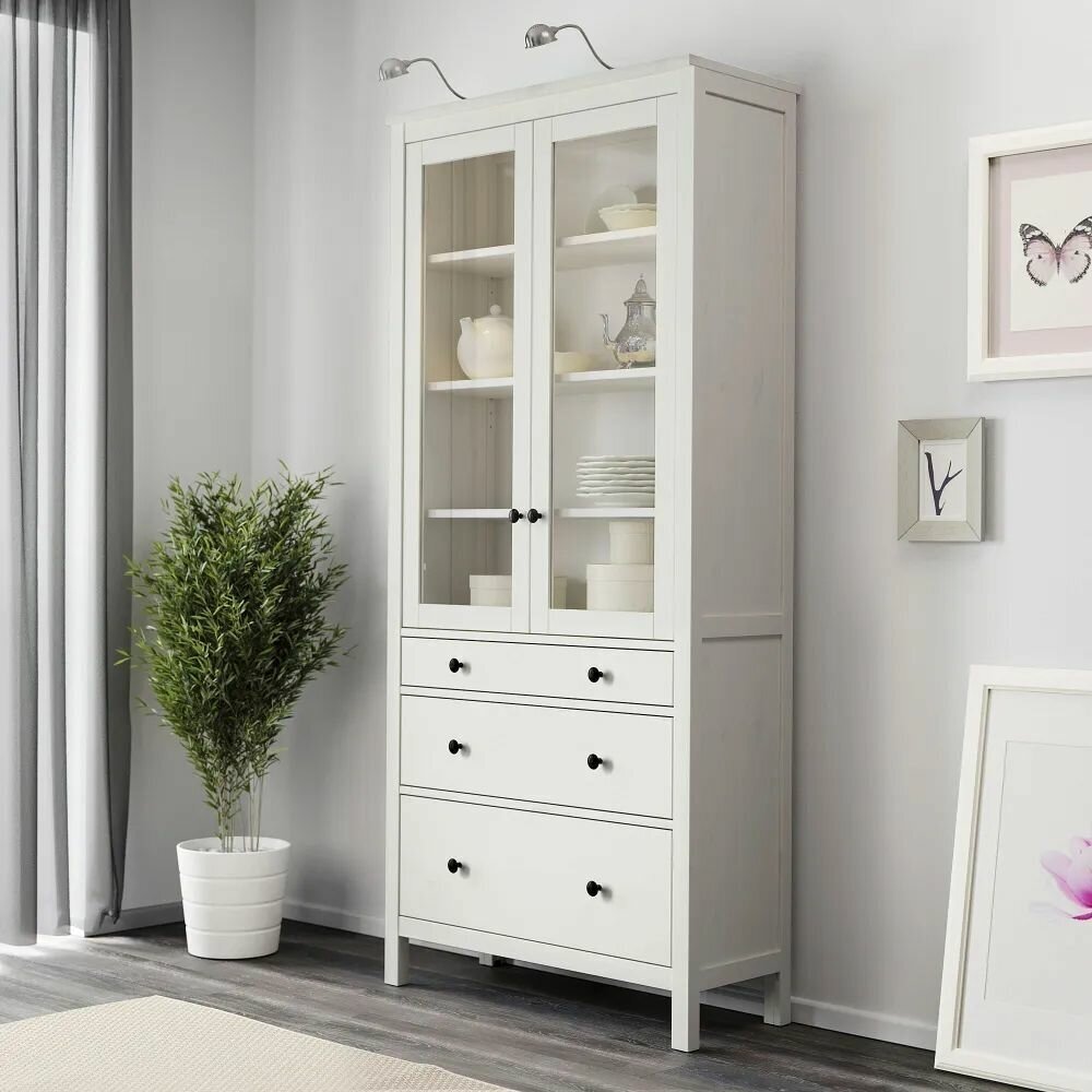 Шкаф для посуды Хемнэс (HEMNES), 89х197 см, 2 двери и 3 ящика, массив сосны, Белый лак - фотография № 1