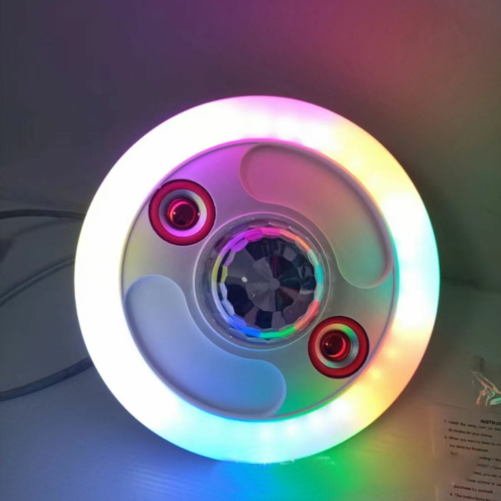 LED лампа RGB с Bluetooth дистанционным управлением E27 меняет цвет