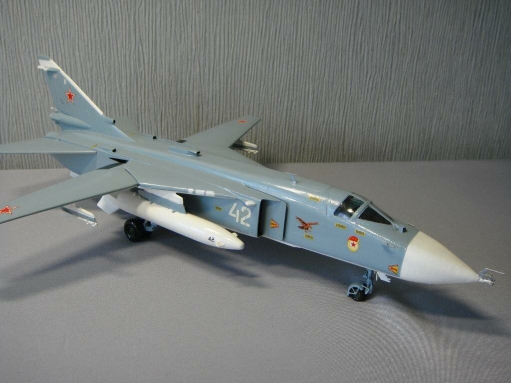 Сборная модель ZVEZDA Фронтовой бомбардировщик Су-24М 7267 1:72