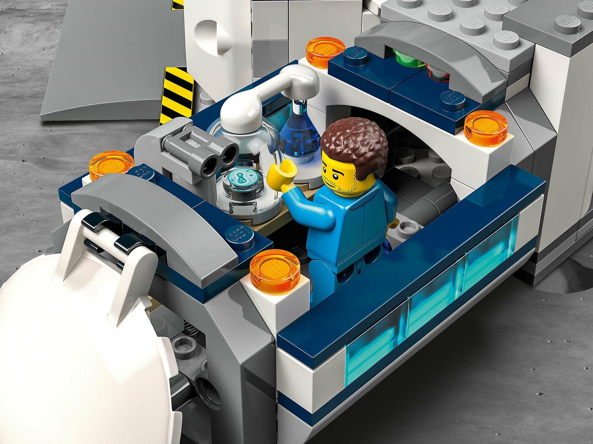 Конструктор LEGO City Лунная исследовательская база - фотография № 8