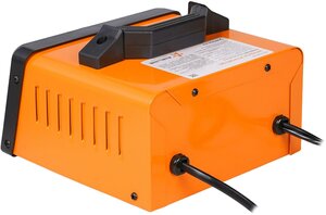 Зарядное устройство 5А 6В/12В, амперметр, ручная регулировка зарядного тока (ACH-5A-06)