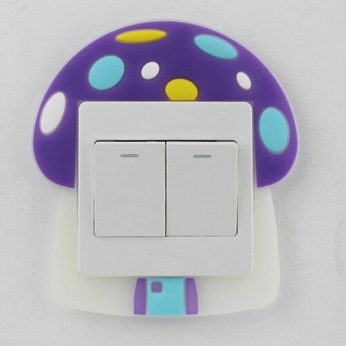 3д наклейка светящаяся на выключатель