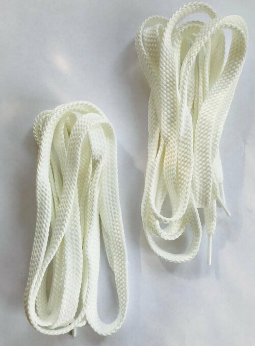 Шнурки плоские 2 комплекта 10 мм длина 130 см цв. белый уп. 4 шт.