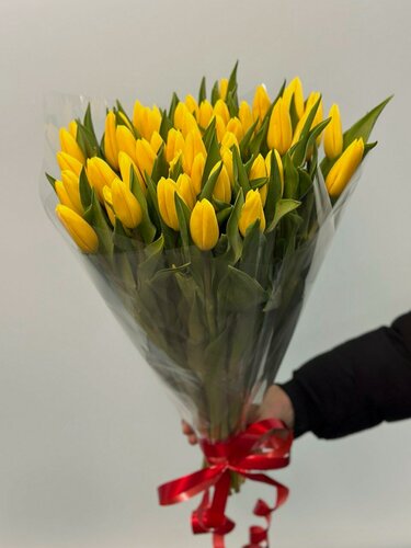 Изображение товара Букет wowflo "Желтые тюльпаны", монобукет, 75 тюльпанов, 41 см