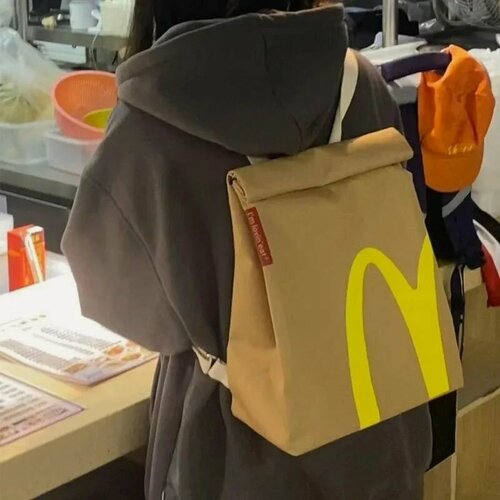Изображение товара Школьный ранец, имитация пакета McDonald's, унисекс, желтый, 28 см х 35 см х 15 см