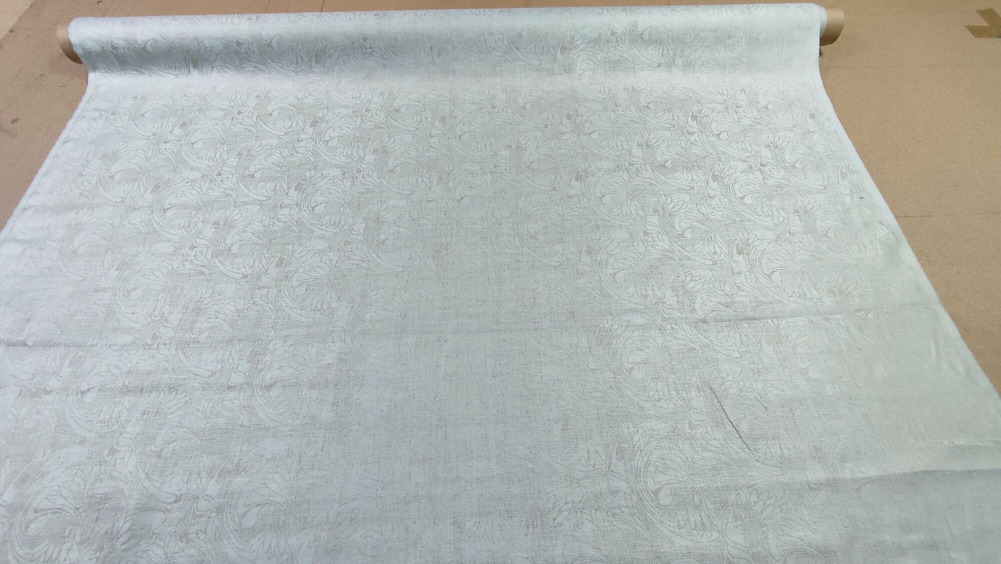 Льняная ткань жаккард "Узорные цветы 2" ш.150 см (200 г/м)