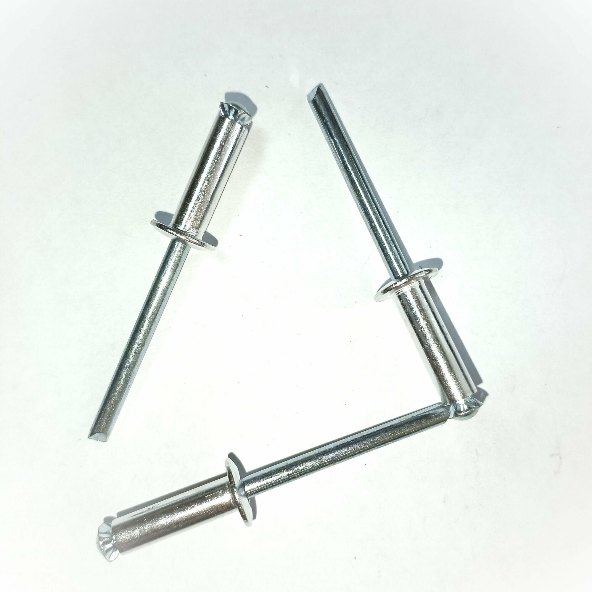 фото Заклепка вытяжная лепестковая 4.8х16мм. Mg 2.5F KLAUE алюминий/сталь 50шт.