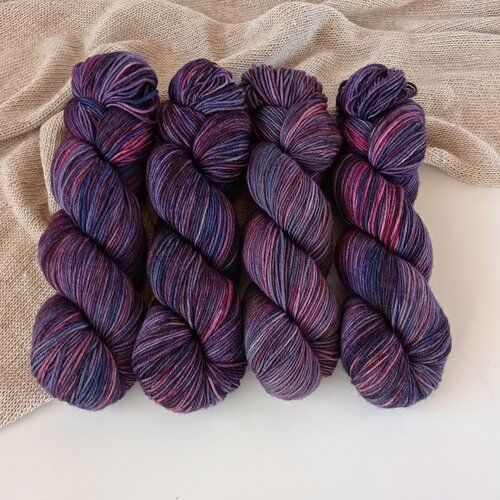 Меринос ручного крашения Wonder Yarn 