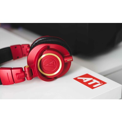 Постер на экокоже 50x70 LinxOne Наушники аудио красный стиль музыка 178 135000₽