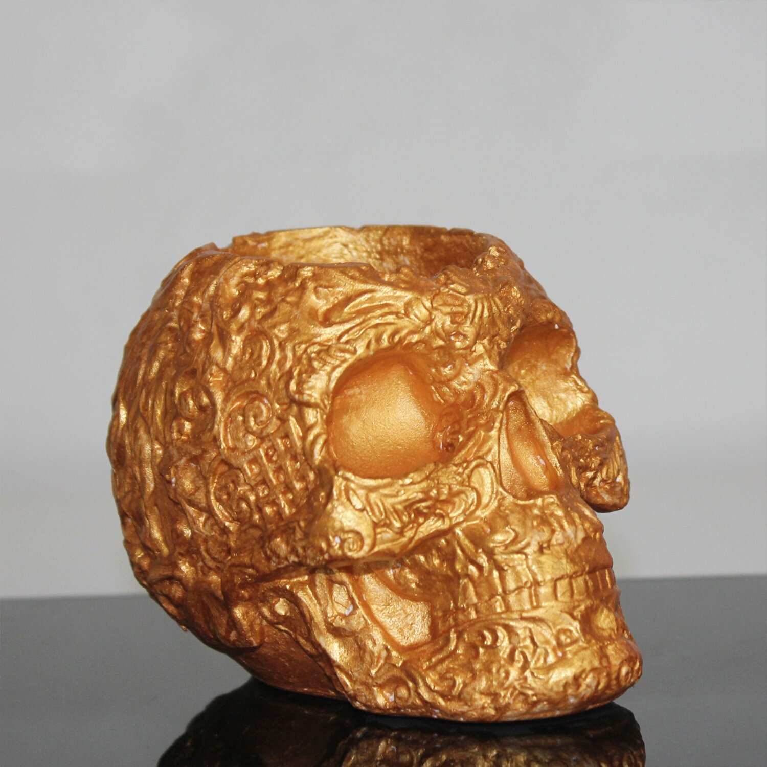Статуэтка череп из гипса кашпо для декора золотой цвет 11х7 см