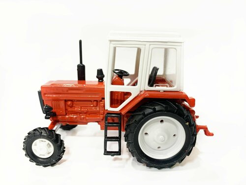 Трактор МТЗ-82 (металл с пл. кабиной, красный) 1:43 160102