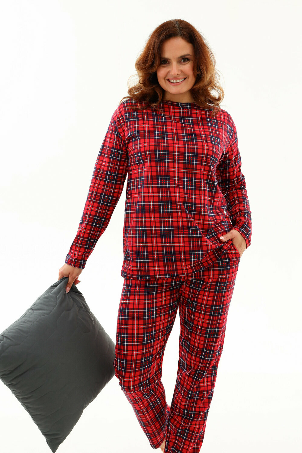 Женский домашний костюм с брюками Натали, красная клетка, размер 56 - фотография № 4