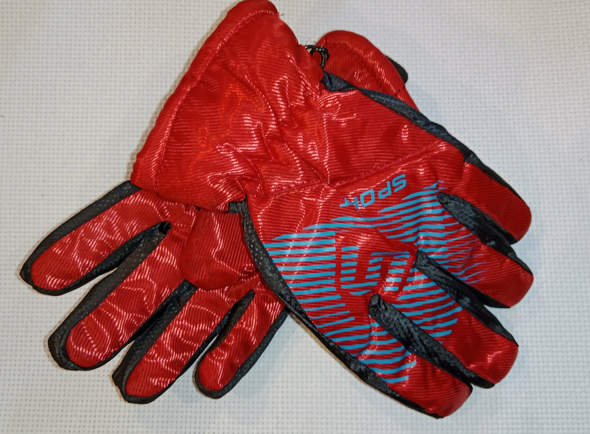 фото Перчатки детские красные, 4-6 лет