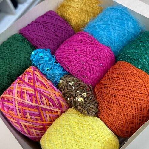 Набор итальянской фантазийной пряжи Алиса в стране чудес. Вес: 580гр