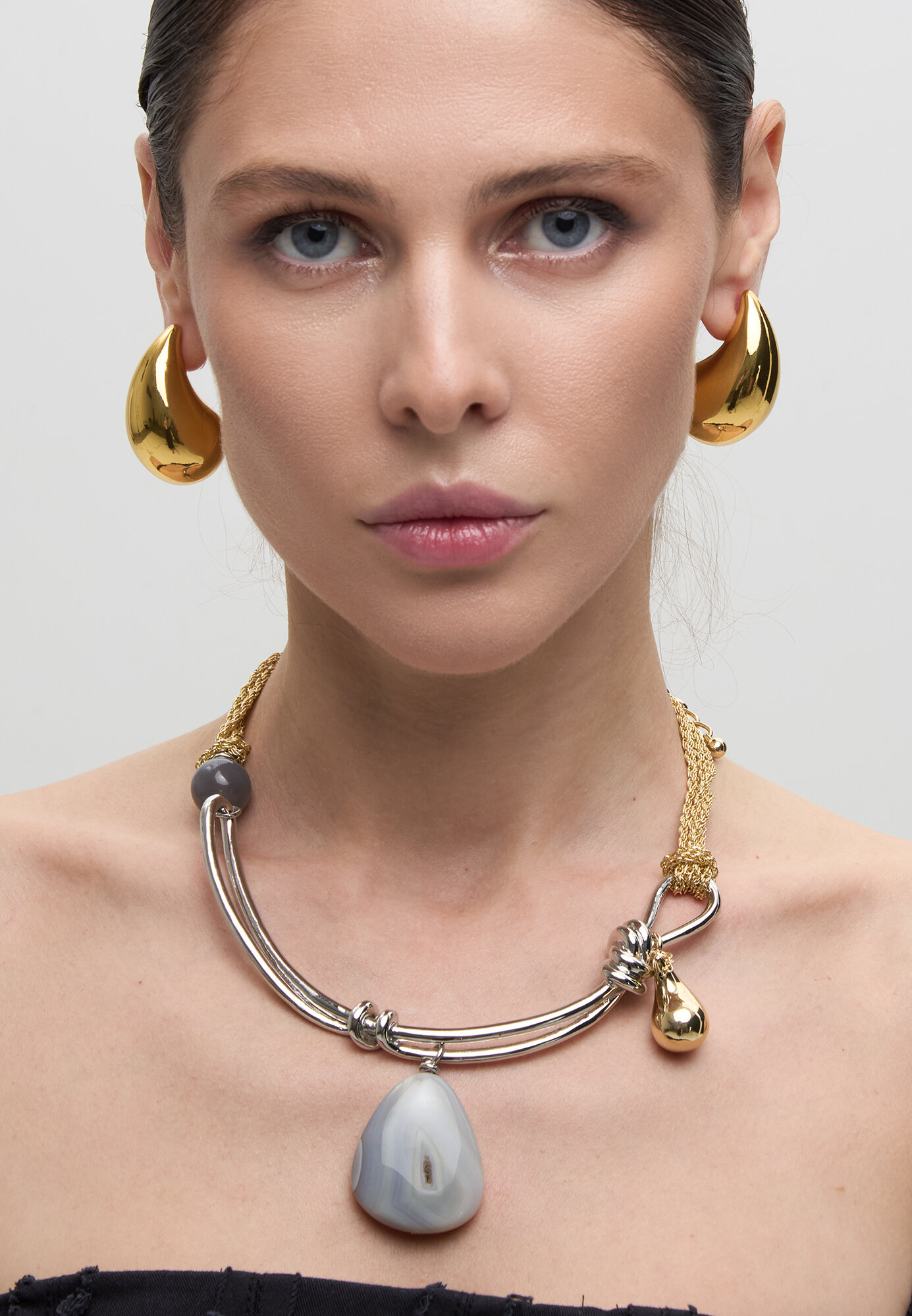 Колье YAROSLAVNA, агат, длина 41 см, золотой, бежевый, серебряный — фото 1