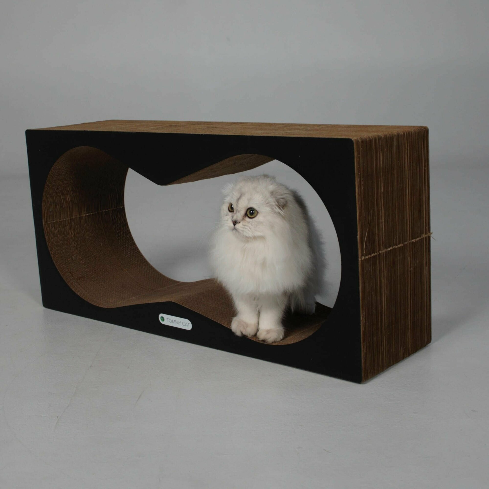 Когтеточка для кошек картонная, лежанка, Tommy Cat, Конвекс черная - фотография № 1