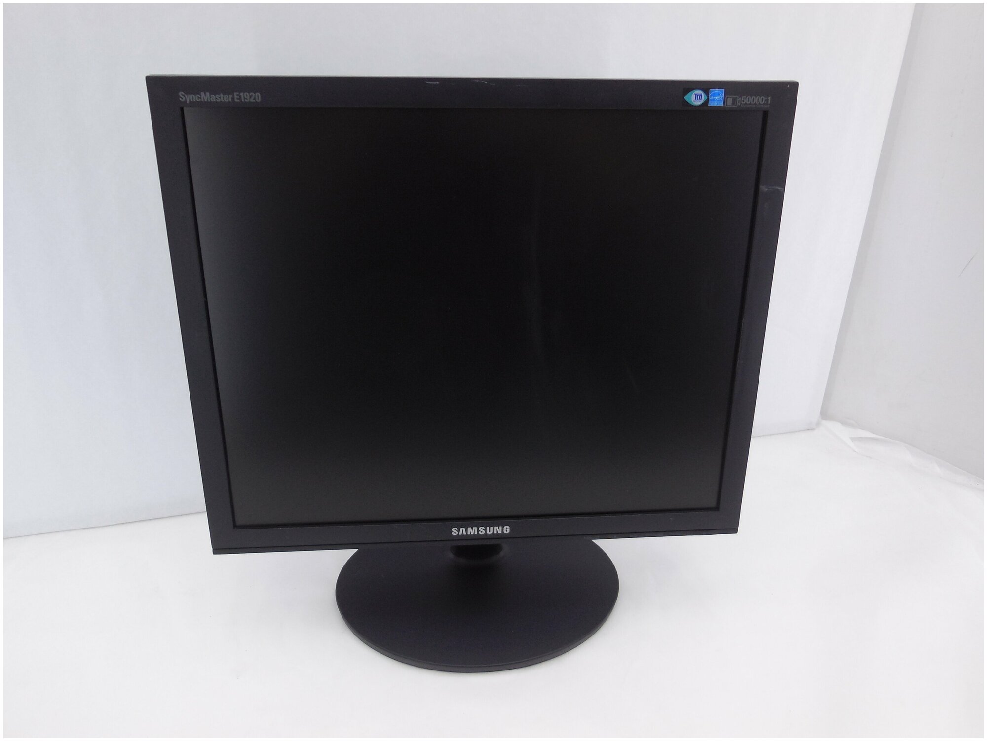 ЖК-монитор 19" Samsung SyncMaster E1920NR