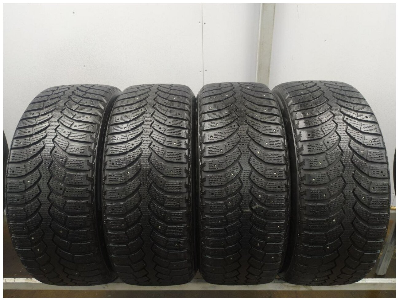 Bridgestone Blizzak Spike 01 235/55 R17 БУ Шины Зимние