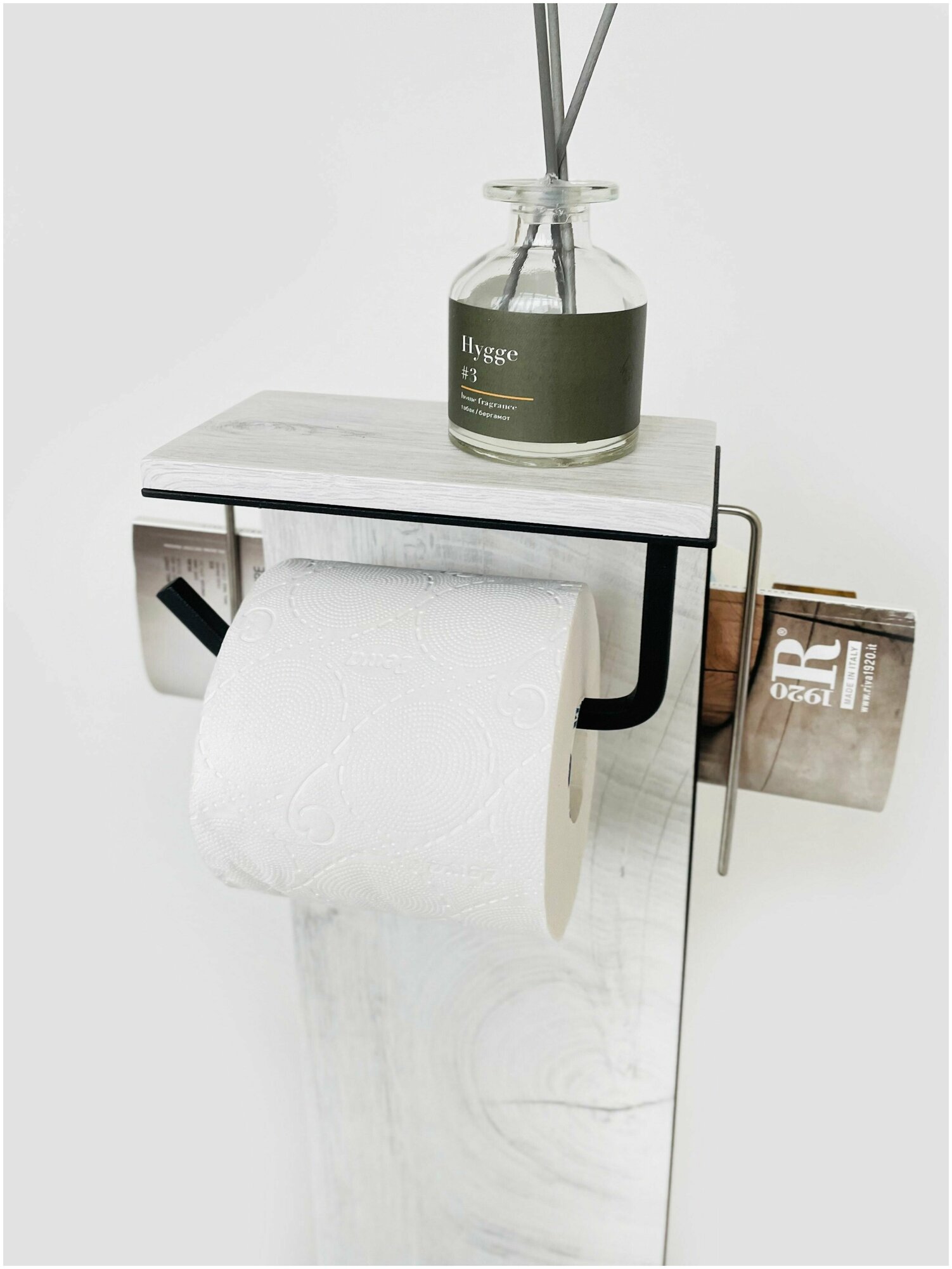 Держатель туалетной бумаги металлический с полочкой без ершика "Molinardi Creativo" МФУ дуб беленый на черном - фотография № 4
