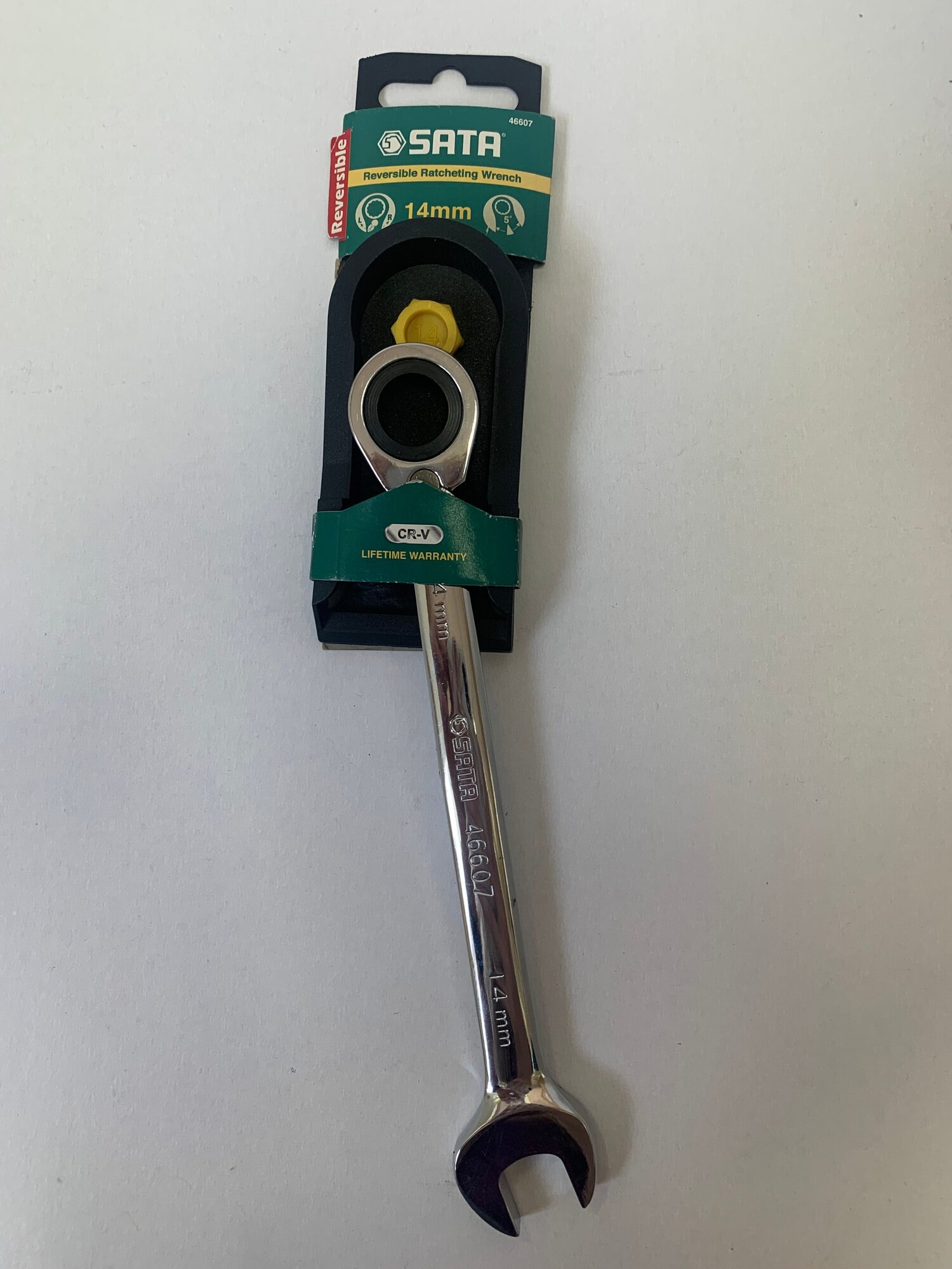 Ключ комбинированный SATA 46607 с реверсивным трещоточным механизмом 14 мм