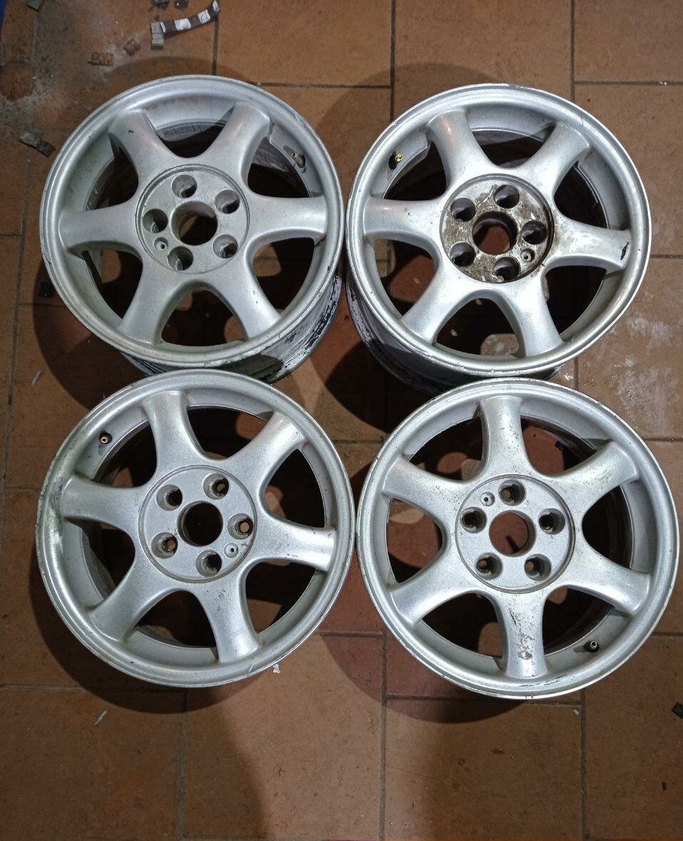 Колесные диски Replica 6.5xR15/5x108 58.1 Серебристый (Реплика)