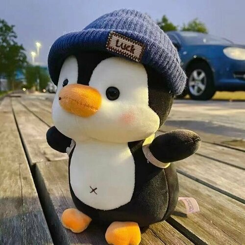 Мягкая игрушка Королевский Пингвинёнок в шапочке и с рюкзачком. 23 см.