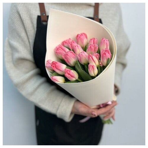 Букет 19 розовых Тюльпанов