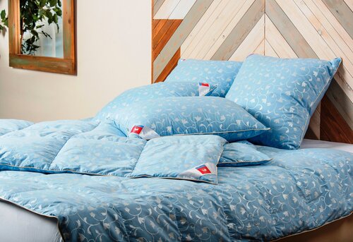 Теплое пуховое одеяло Камелия 172х205 Легкие Сны / Гусиный пух / Тик голубой / 1ед.