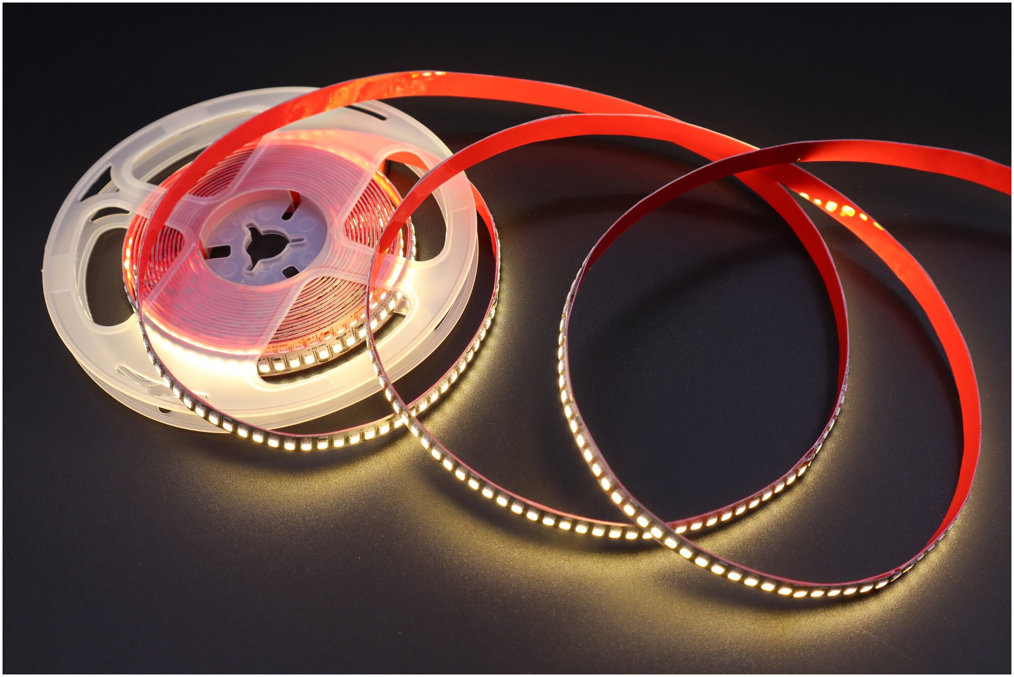 Лента светодиодная Redigle LED 19,2W, 2835-240 диодов на метр-IP20 24V Теплый белый, 3000K