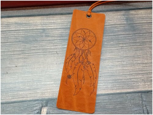 Закладка для книг ручной работы из натуральной кожи / Закладка ловец снов оранжнвая / Кожевед