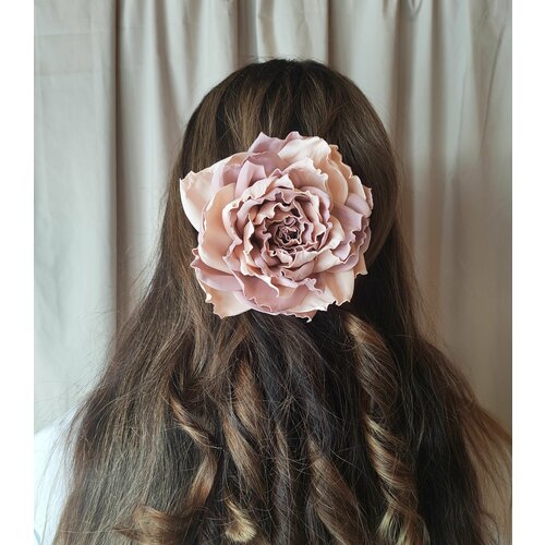 Заколка роза реалистичный цветок ручной работы кораллово-розовая заколка ручной работы цветок бело лиловый