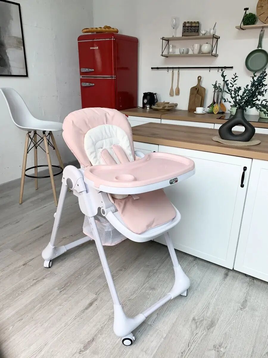 Стульчик для кормления ребенка Bella Baby складной розовый на колесах с чехлом из экокожи