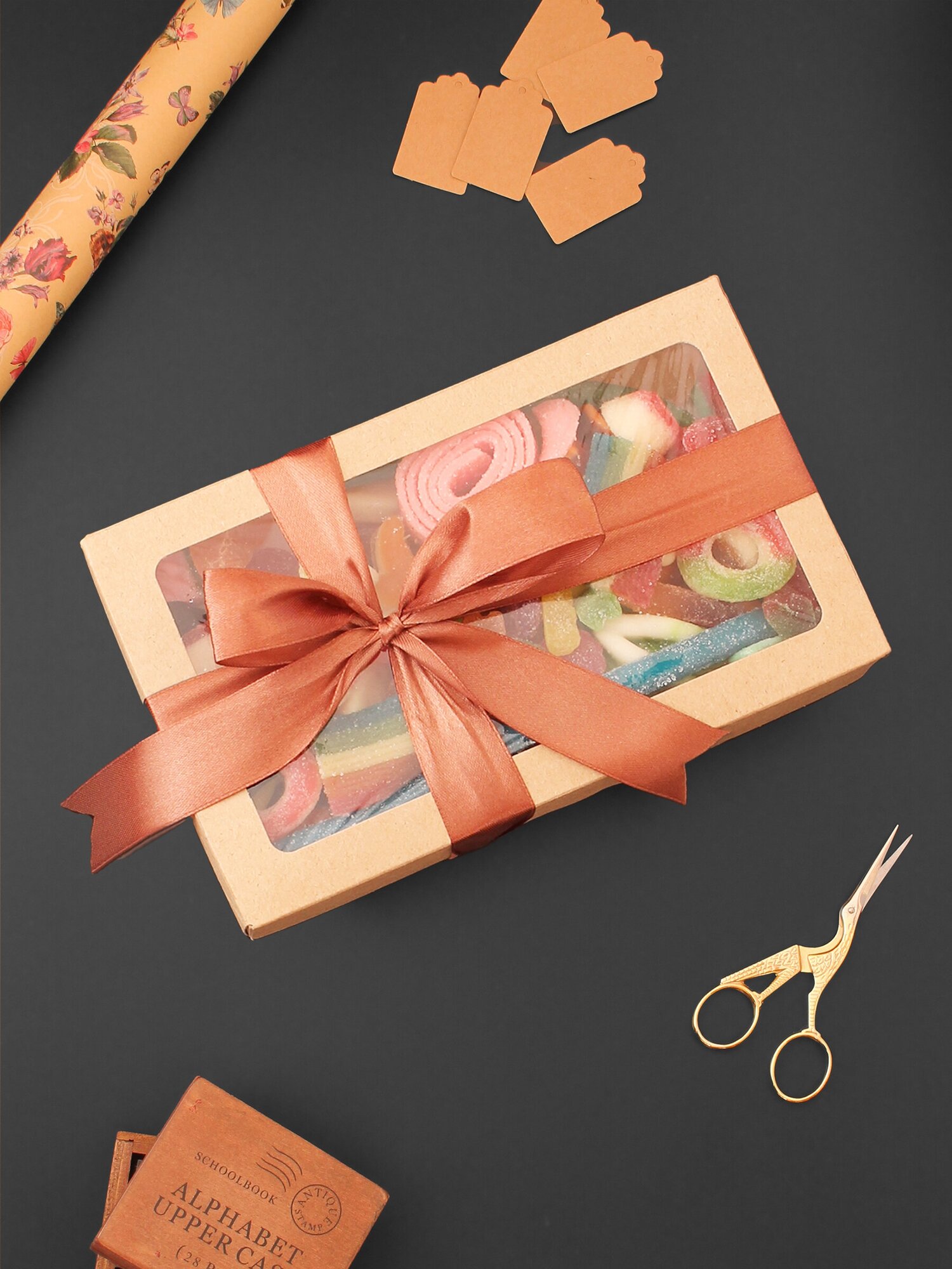 Мармелад жевательный кислый сладкий подарок на день рождения с бантиком в красивой упаковке - фотография № 2