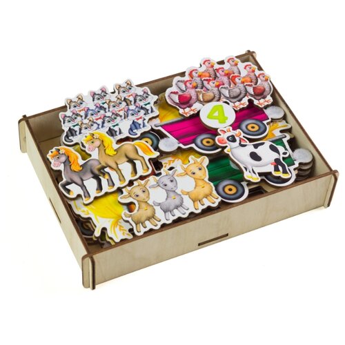 Липучка трактор с животными