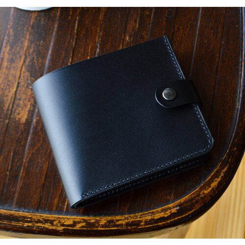 Бумажник , натуральная кожа, гладкая фактура, на кнопках, отделение для карт, черный