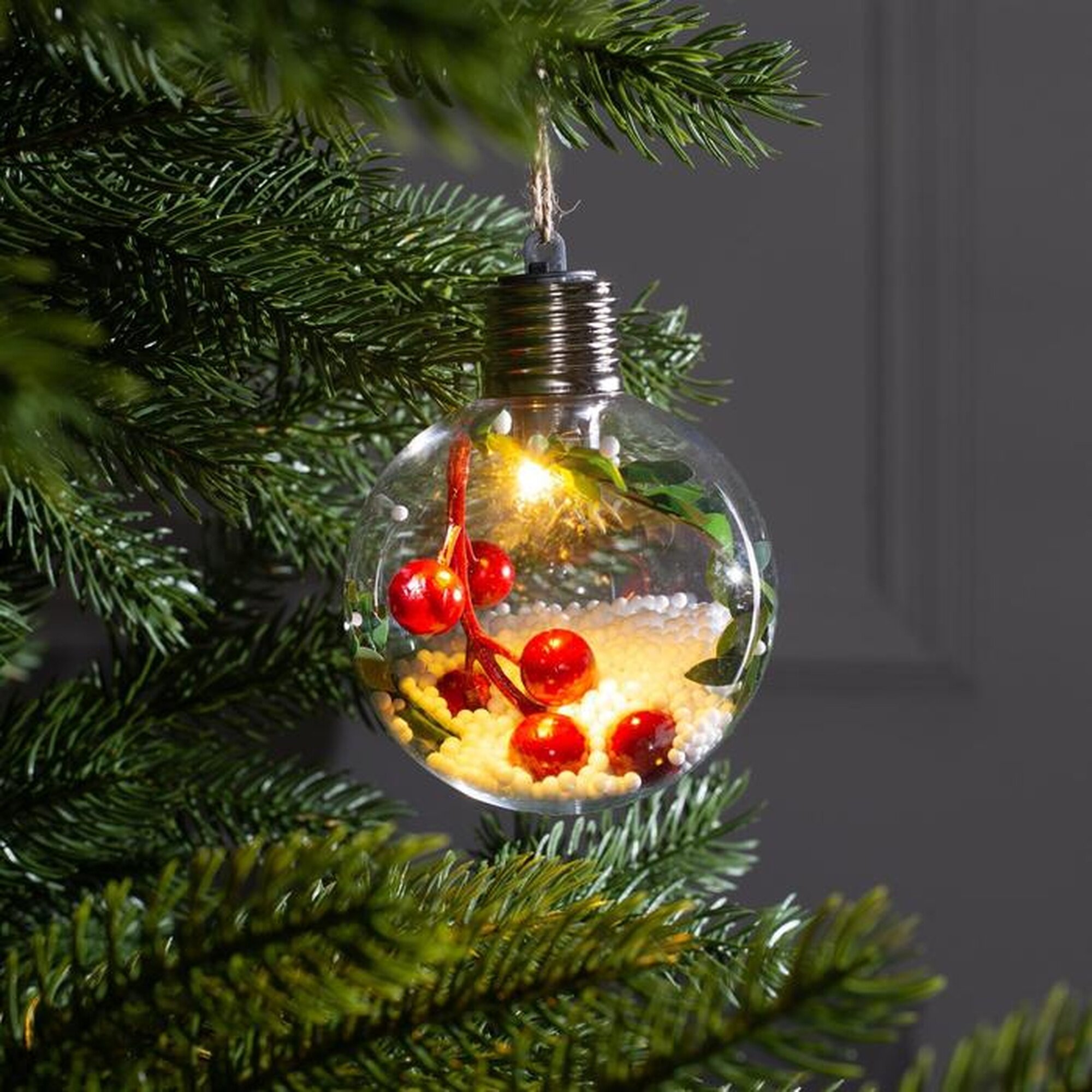 Ёлочный шар «Ягоды» батарейки 1 LED свечение тёплое белое