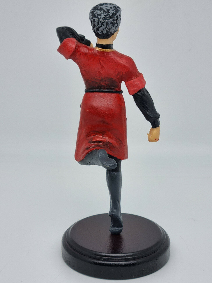 Статуэтка Горец в танце 2 — фото 1